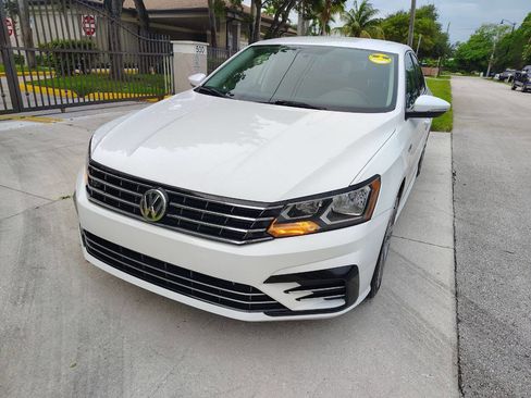 Used 2017 Volkswagen Passat 1.8T R-Line image 7