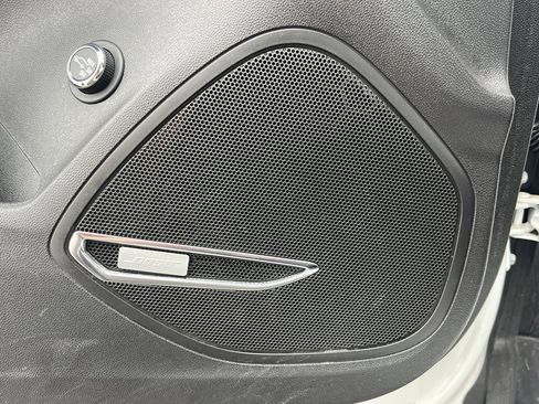 Used 2023 Buick Envision Essence w/ Technology Package I image 14