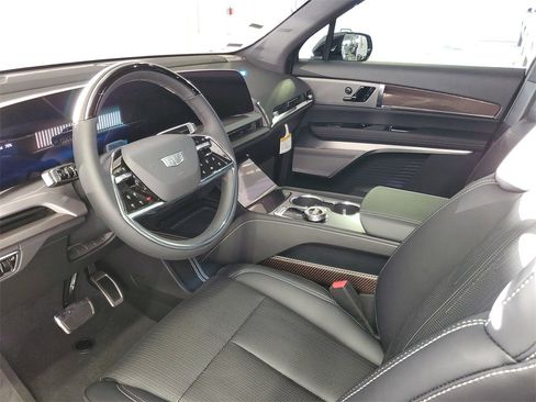 New 2026 Cadillac Vistiq Luxury image 16