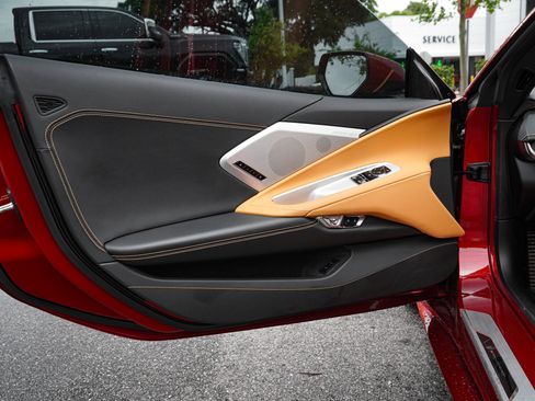 Used 2022 Chevrolet Corvette Stingray Preferred Cpe w/ Z51 Performance Package RWD image 13