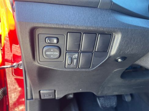 Used 2015 Toyota Prius Persona Series image 18