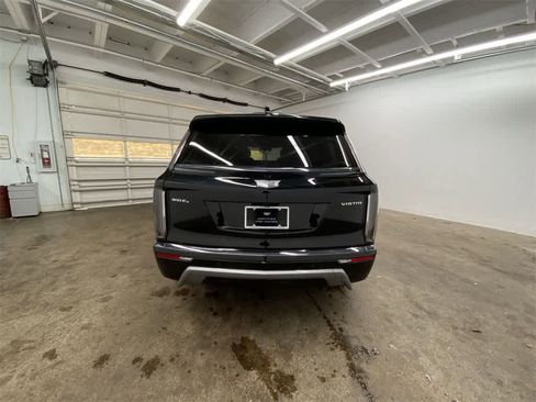 Used 2026 Cadillac Vistiq Sport image 5