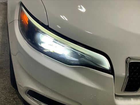 Used 2022 Jeep Cherokee Limited image 32