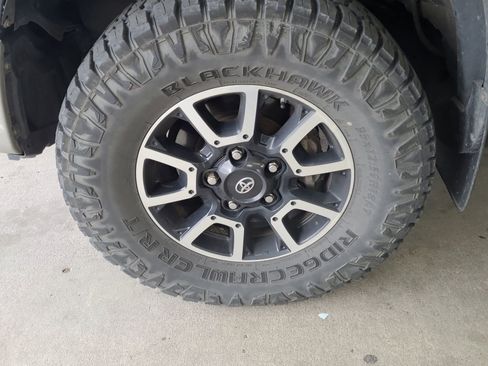 Used 2019 Toyota Tundra SR5 w/ TRD Off Road Package AWD/4WD image 5