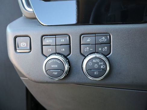 Used 2025 GMC Sierra 1500 SLT w/ SLT Premium Plus Package image 18