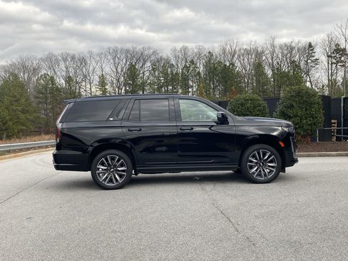 Used 2024 Cadillac Escalade Sport Platinum w/ Heavy-Duty Trailer Package image 5