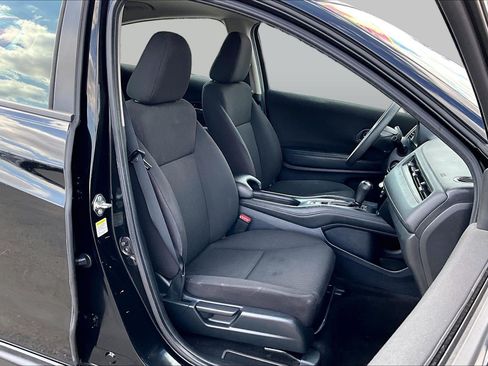 Used 2016 Honda HR-V LX image 6