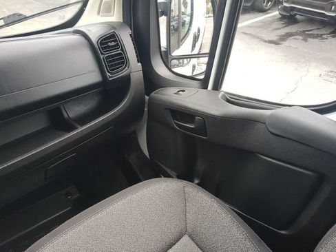 Used 2023 RAM ProMaster 2500 FWD image 18