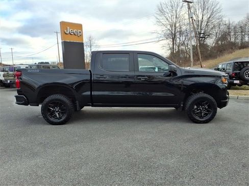 Used 2024 Chevrolet Silverado 1500 Custom Trail Boss w/ Midnight Edition image 3