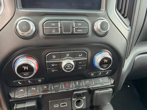 Used 2021 GMC Sierra 1500 AT4 w/ AT4 Preferred Package AWD/4WD image 12
