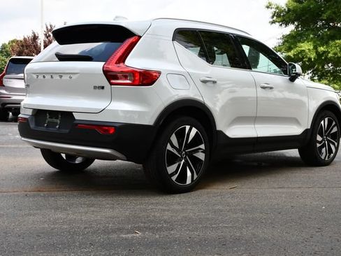 Used 2024 Volvo XC40 B5 Plus w/ Protection Package Premier AWD/4WD image 7