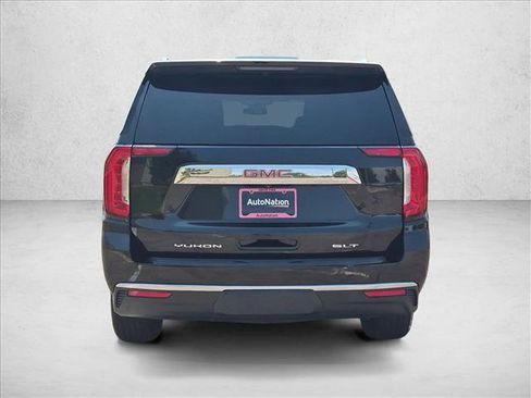 Used 2023 GMC Yukon XL SLT AWD/4WD image 7