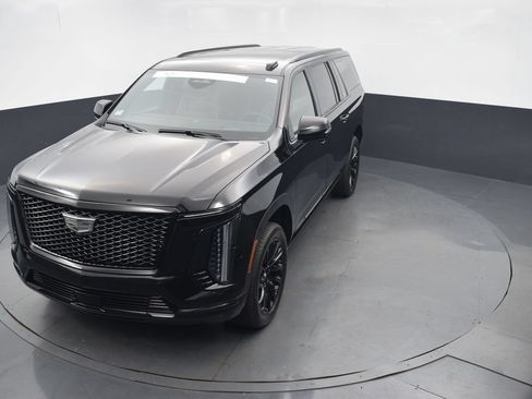 Certified 2026 Cadillac Escalade ESV Sport w/ LPO, ONYX Package AWD/4WD image 41