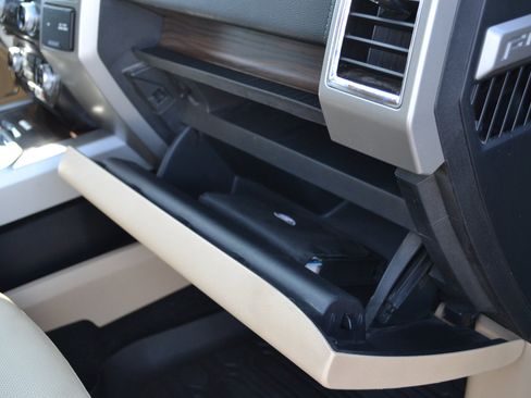 Used 2017 Ford F150 Lariat w/ Equipment Group 502A Luxury image 39