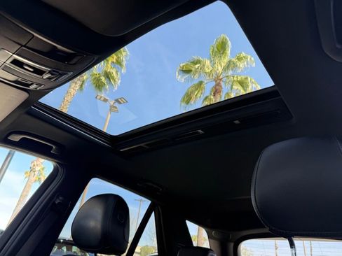 Used 2019 Mercedes-Benz GLE 400 4MATIC image 2