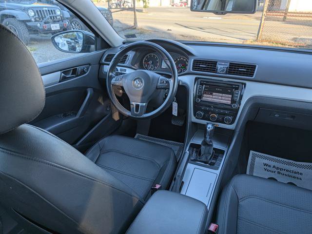 Used 2012 Volkswagen Passat 2.5 SE FWD image 27