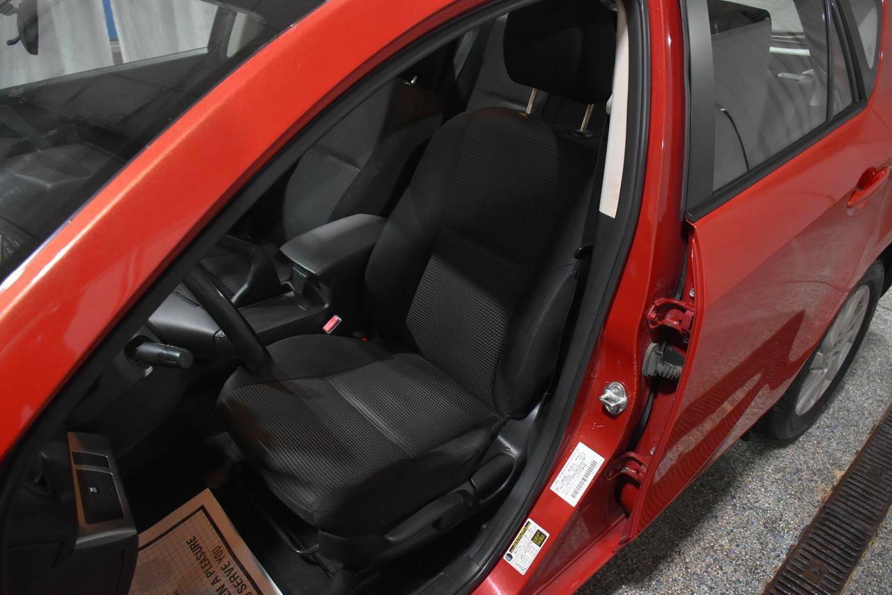 Used 2013 MAZDA MAZDA3 i Touring FWD image 38
