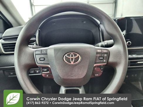 Used 2025 Toyota Camry LE image 22