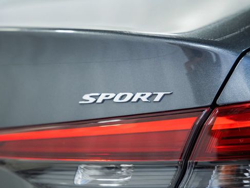 Used 2023 Honda Civic Sport image 7