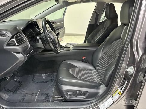 Used 2023 Toyota Camry SE FWD image 13