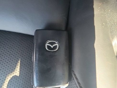 Used 2019 MAZDA MAZDA3 Hatchback FWD image 33