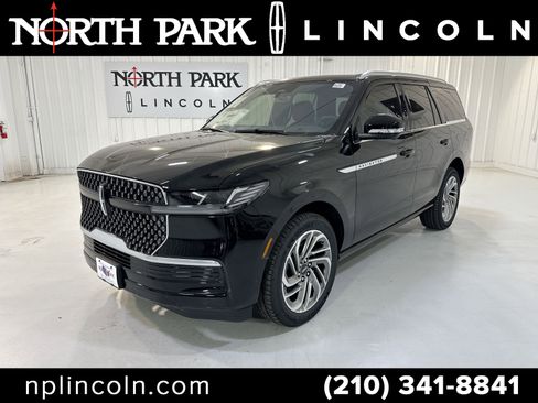 New 2025 Lincoln Navigator L Reserve AWD/4WD image 1