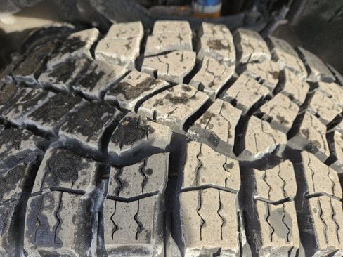 Used 2025 Chevrolet Silverado 2500 ZR2 w/ Technology Package image 11