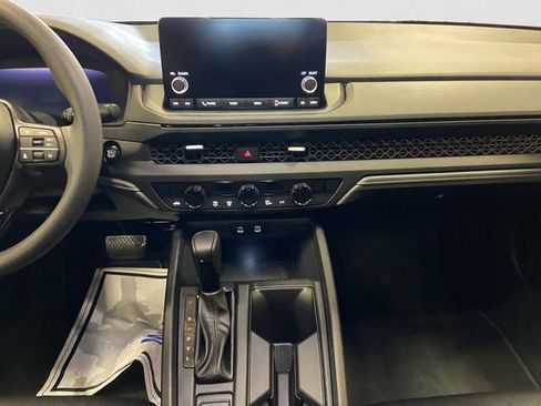 Used 2025 Honda Accord SE image 12