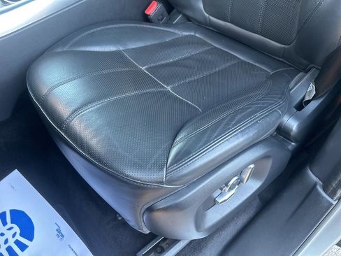 Used 2017 Land Rover Range Rover Sport HSE image 20