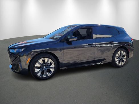 New 2026 BMW iX xDrive60 w/ Premium Package image 3