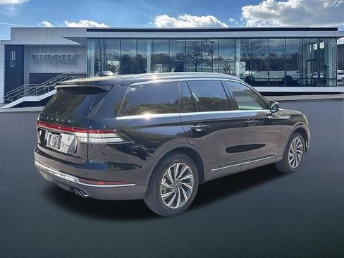 New 2026 Lincoln Aviator AWD image 8