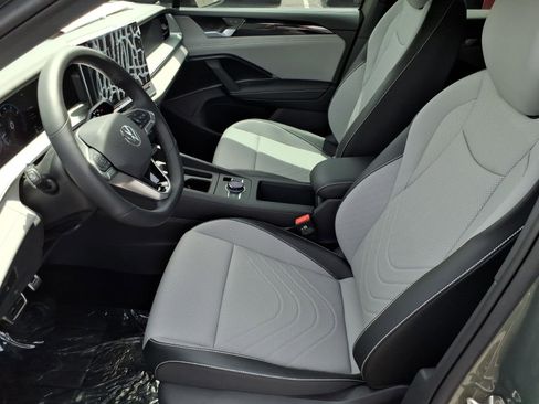 New 2026 Volkswagen Tiguan SE R-Line AWD/4WD image 13