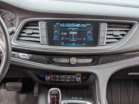 Used 2019 Buick Enclave Avenir w/ Avenir Technology Package AWD/4WD image 32