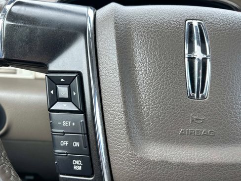 Used 2015 Lincoln Navigator 4WD image 26
