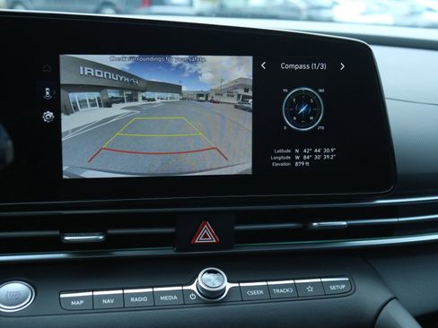 New 2025 Hyundai Elantra Limited image 25