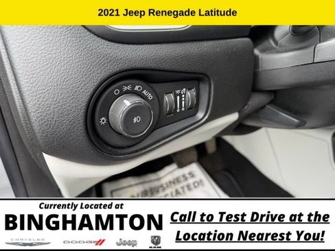 Used 2021 Jeep Renegade Latitude AWD/4WD image 16