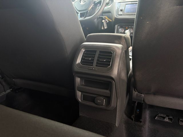 Used 2018 Volkswagen Tiguan S w/ 3rd Row Seat Package AWD/4WD image 32
