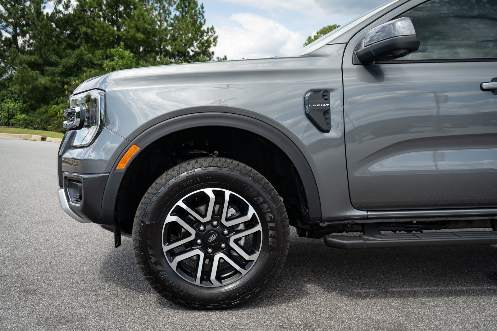 New 2026 Ford Ranger Lariat w/ FX4 Off-Road Package AWD/4WD image 4
