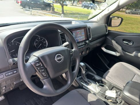 Used 2024 Nissan Frontier SV RWD image 19