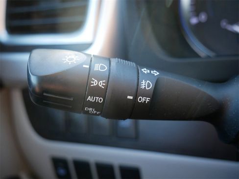 Used 2015 Toyota Highlander XLE image 25