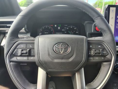 Used 2026 Toyota Tacoma TRD Off-Road AWD/4WD image 15