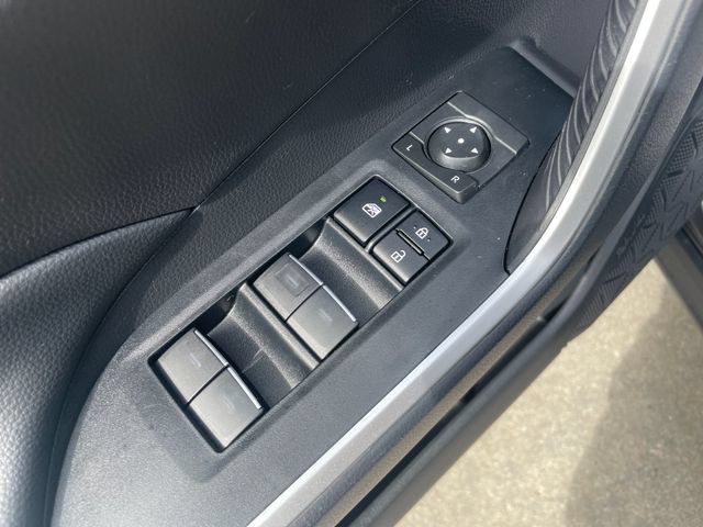 Used 2025 Toyota RAV4 XLE AWD/4WD image 21