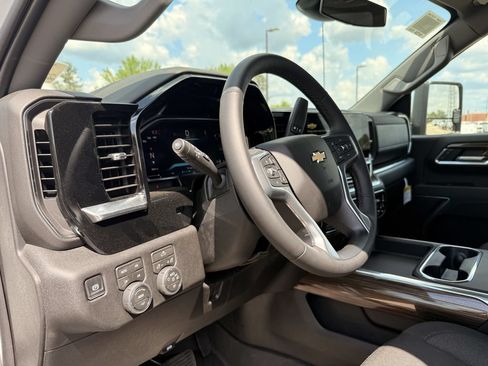 New 2026 Chevrolet Silverado 3500 LT w/ Convenience Package AWD/4WD image 15