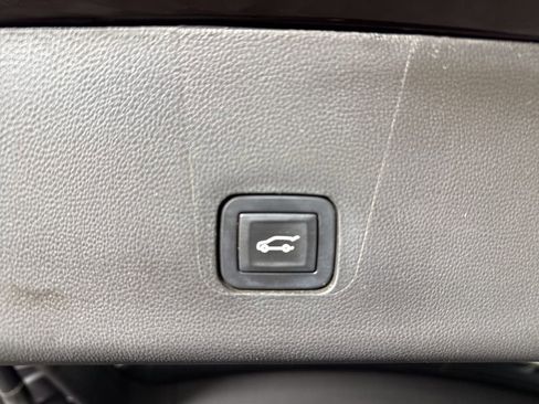 Used 2018 Chevrolet Traverse LT image 31