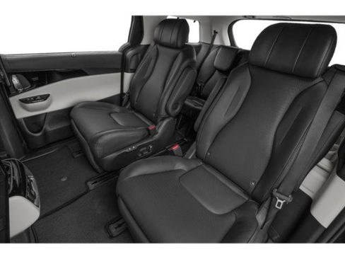 Used 2024 Kia Carnival SX Prestige image 16
