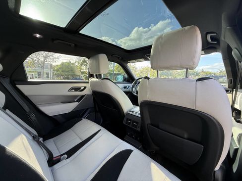 Used 2018 Land Rover Range Rover Velar S image 19