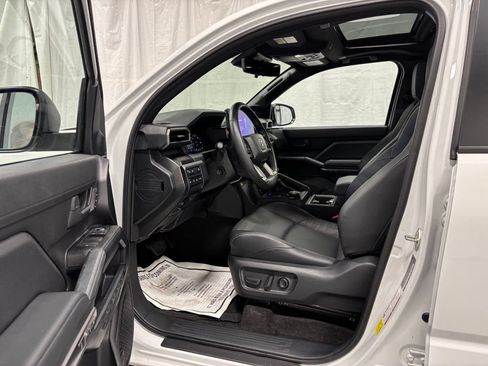 Used 2025 Toyota 4Runner TRD Off-Road Premium w/ Tow Technology Package AWD/4WD image 10