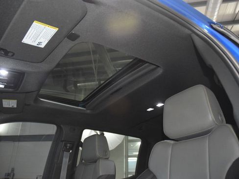 Used 2022 Chevrolet Silverado 1500 ZR2 w/ Technology Package AWD/4WD image 50
