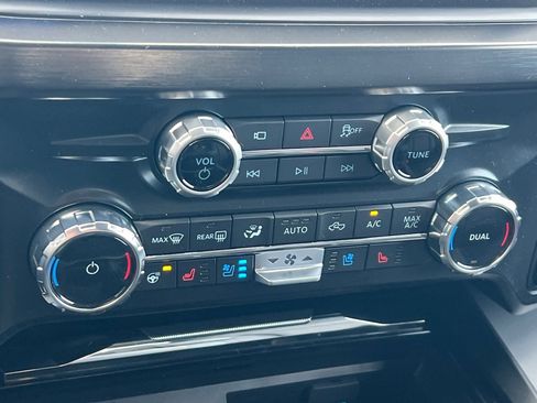 New 2026 Ford F250 Lariat w/ Black Appearance Package image 18