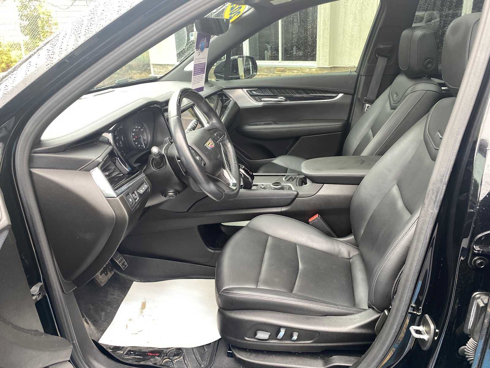 Used 2023 Cadillac XT6 Premium Luxury w/ Technology Package AWD/4WD image 9